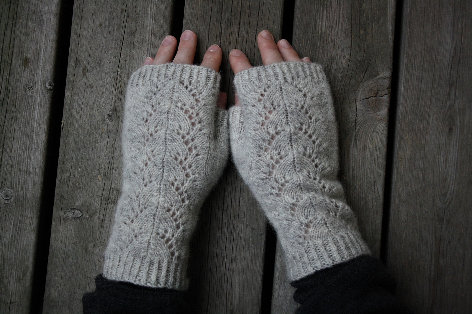 Cloudburst Mitts